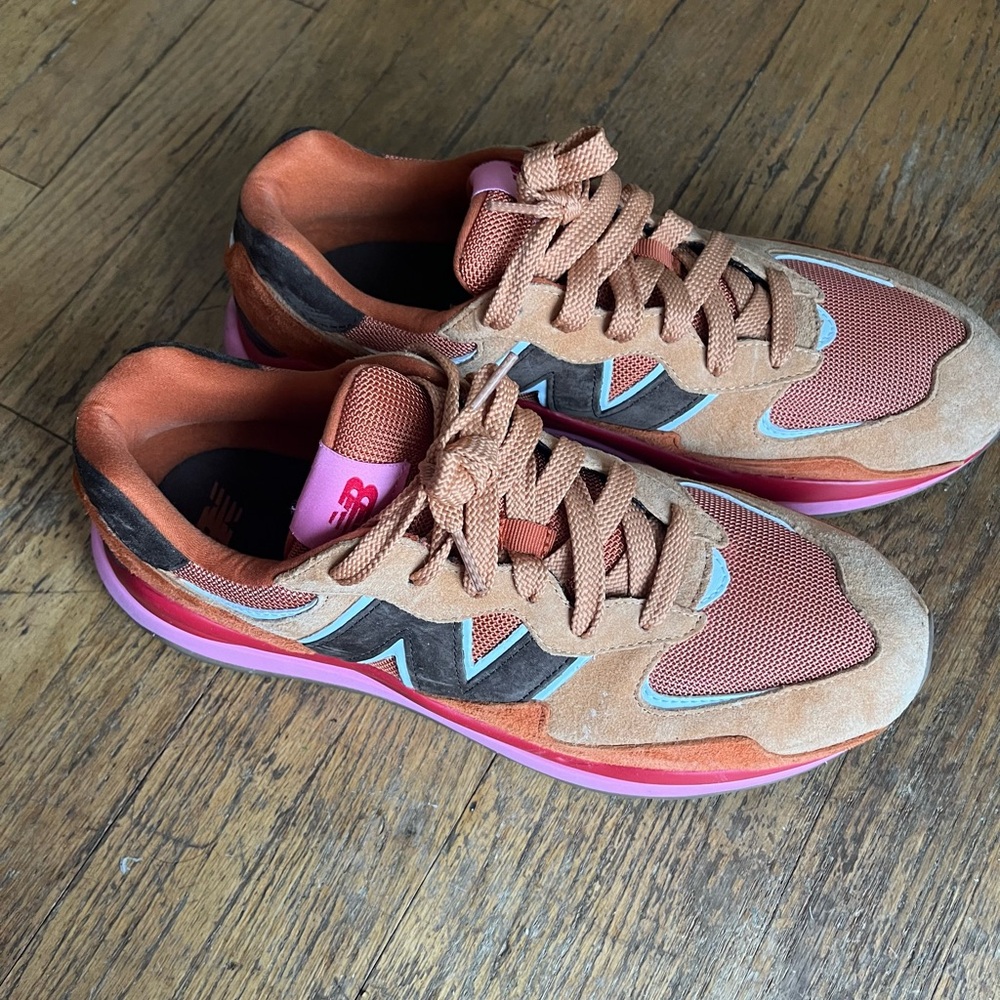 NEW BALANCE MENS M5740BP SNEAKERS ORANGE/RED/PINK